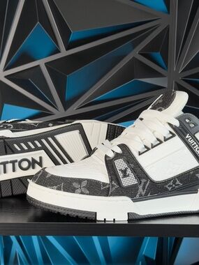 LV Men’s White & Black Monogram Low-Top Trainer Sneakers